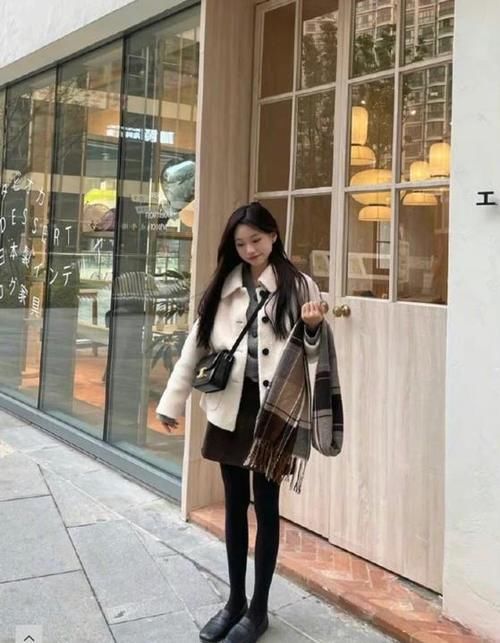 不懂大地色，最好不要乱穿！这些韩范儿十足配色穿搭，复古又温柔