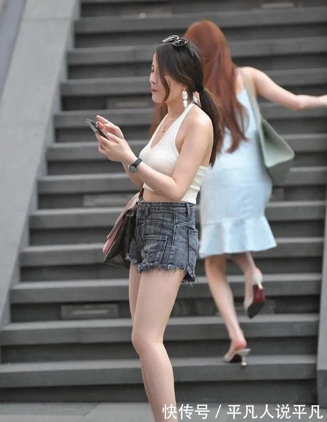 时尚 搭配得体的打底裤,穿着更时尚一点,风靡街头!