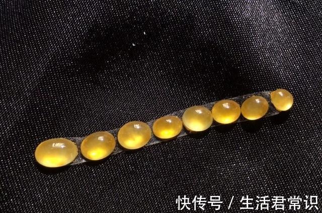 中国风 这个季节的色彩用首饰来表达,将珠宝佩戴在身,彰显浓浓的中国风!