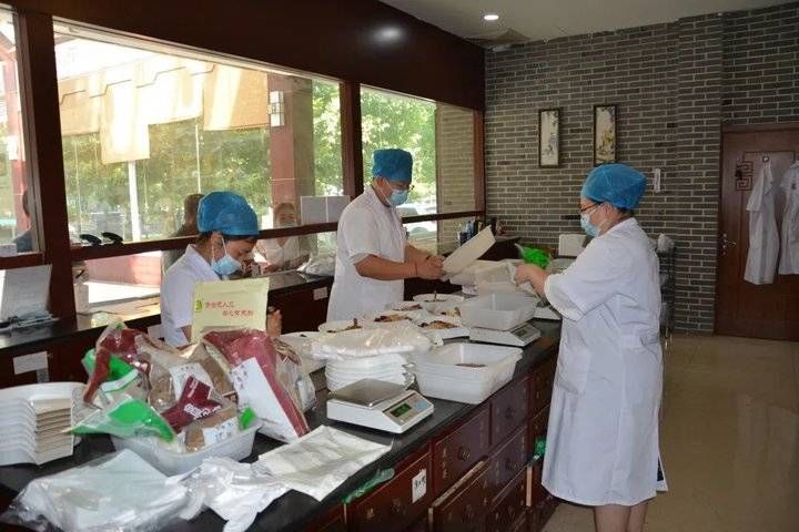 药房|从“人等药”到“药等人”,宁津这个智慧中药房是怎么做到的?