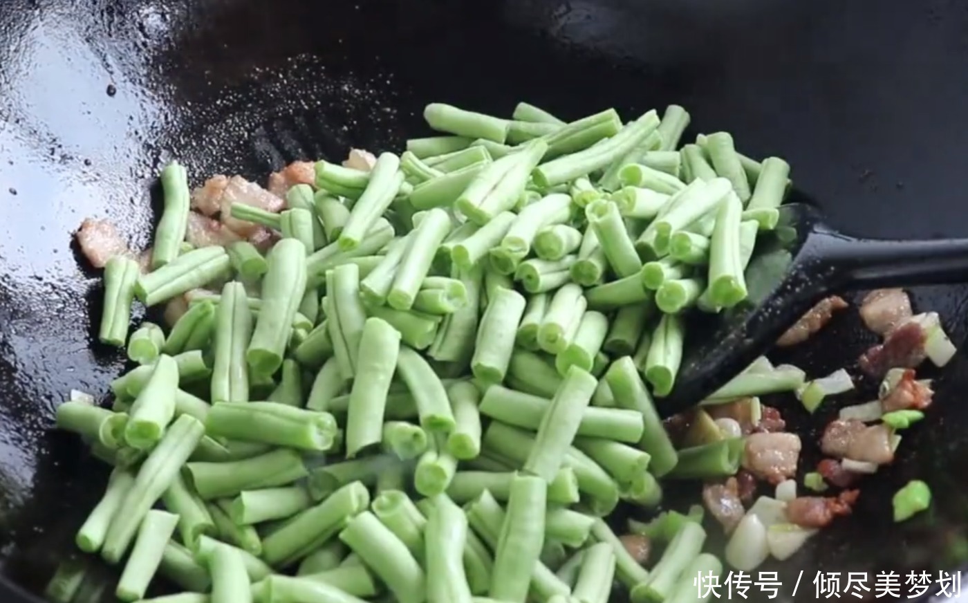 面条|卤面怎么蒸才好吃,原来做法诀窍这么简单,一次蒸一大锅都不够吃
