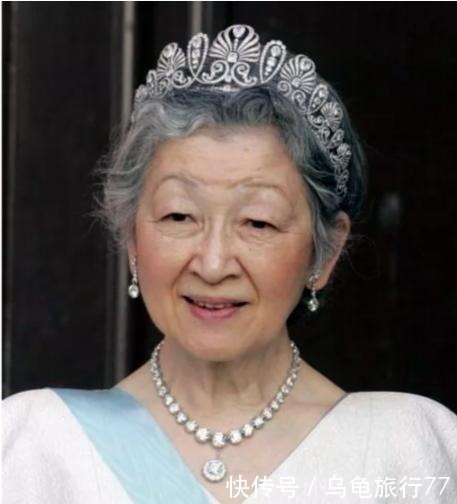 手持|雅子皇后手持3顶王冠,纪子妃也有2顶专用,两人差距不大