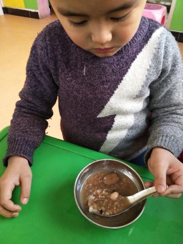小米粥|这些“糊弄式”早餐,正一点点地吞噬娃的健康,可很多宝妈还在做