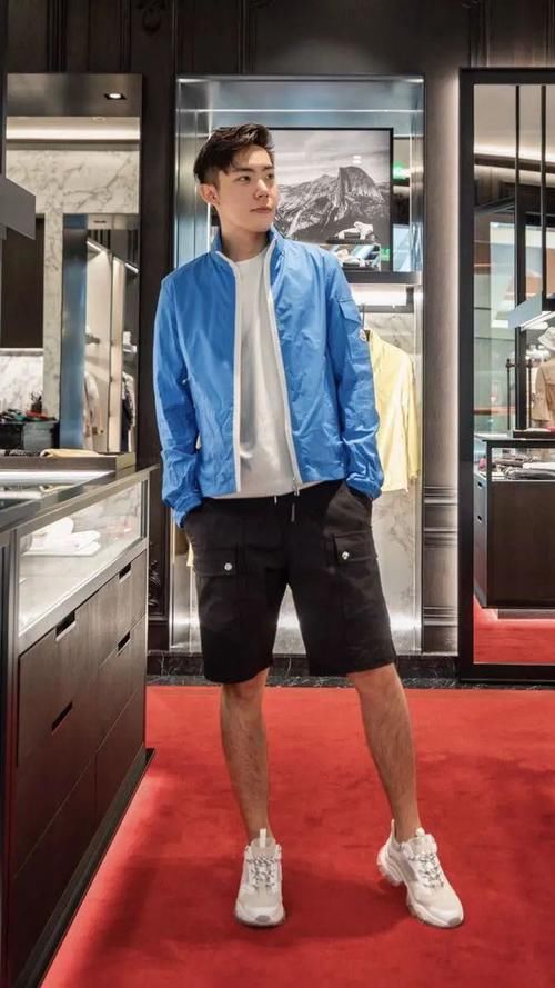 做“平平无奇”的时装，究竟有多难？