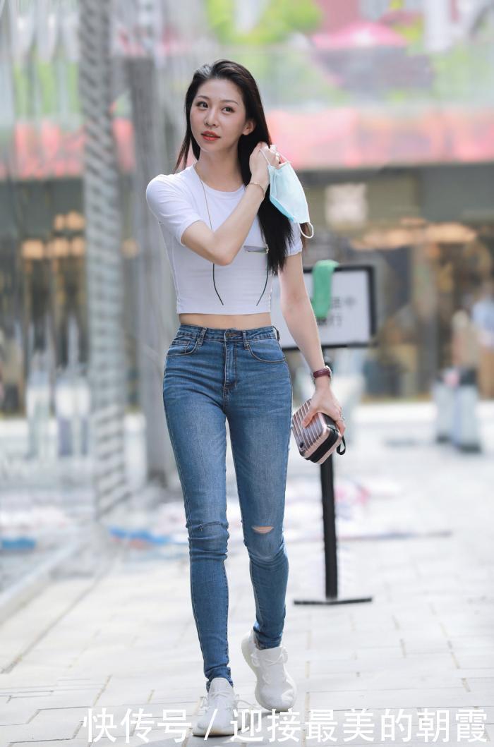 风格|牛仔裤也要用心搭配,女生们这么穿,时尚又百搭