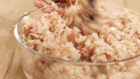 调饺子馅必放这3样东西！做出来的饺子又香又好吃，上桌就抢完