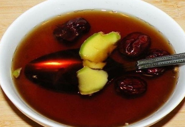 妇科专家|妇科专家月经量少的女性，牢记4字，多喝3碗水，预防子宫早衰！