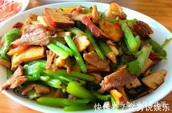 一家4口的营养晚餐,有荤有素,鲜香下饭,美味十足