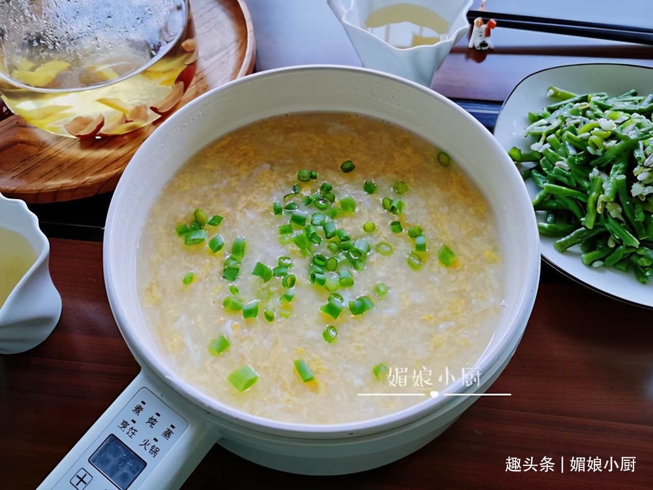 50岁阿姨复刻妈妈的早餐，咸味蛋花粥，蒜香缸豆，记忆里的家味道