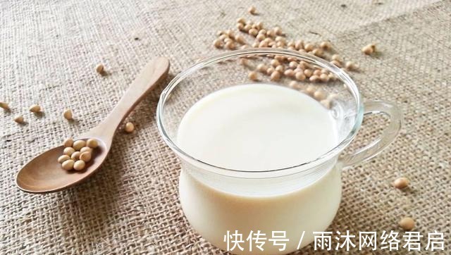 营养物质|小儿缺钙不能喝豆浆?提醒宝妈:若想孩子长个,3种食物要少喂娃