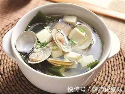 妈妈手把手的教我做饭，这几道饭菜，你们感觉怎么样很配