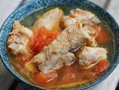 炖排骨,有人焯水,有人直接炖,这才是正确做法,排骨鲜嫩又入味