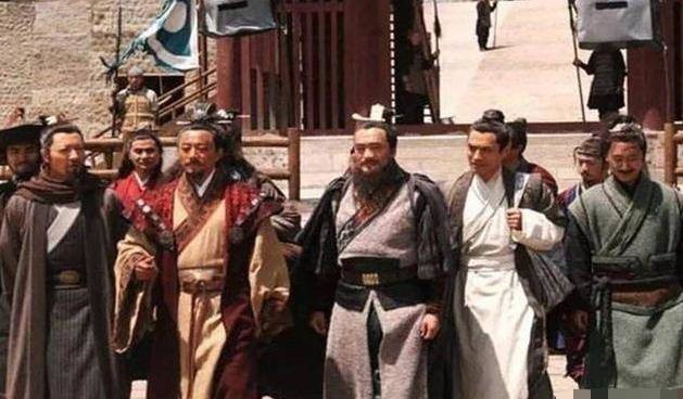 宋江为什么要招安,而不选择自己当皇帝?看完这个你就知道了!