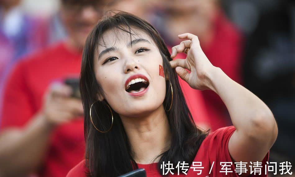 越南男足|强大的后勤能力!曝中国男足用4辆卡车运送行李,体现出强大能力
