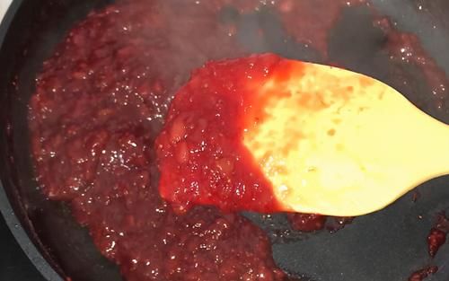 吃不完的草莓怎么办？教你做草莓酱，香甜可口，纯手工0添加