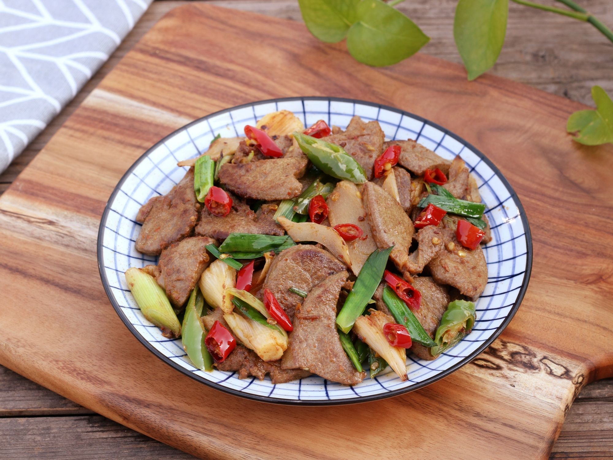 冬天外行人吃牛羊肉,内行人专吃它,营养又滋补,怕冷的人多吃点