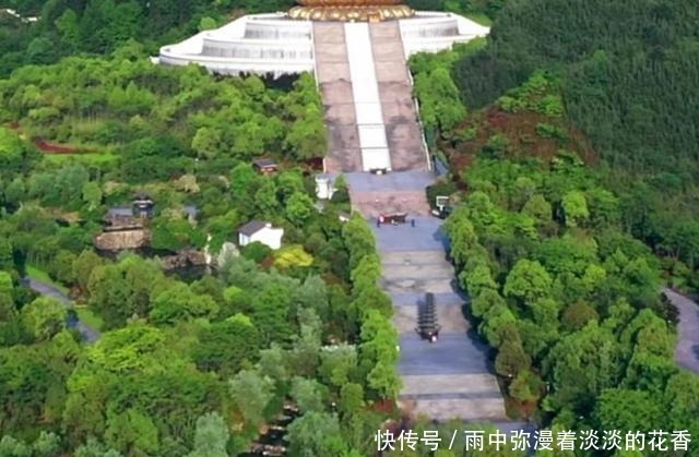 令人向往的九华山不仅历史悠久，还是5A级旅游景区