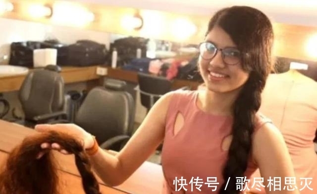 魔发奇缘|女子头发长1.9米被称长发公主,她已11年没剪过发,有点吓人