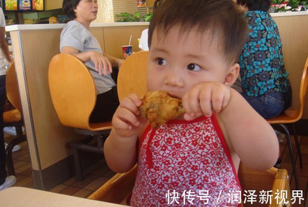 脾胃|劝告3岁前，4种食物不是疼孩子，是害孩子，还有家长给娃吃