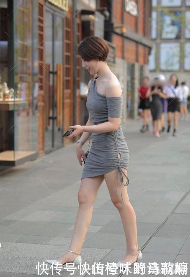 优雅 灰色漏肩连衣裙搭配银色绑带高跟鞋,优雅大方,气质迷人