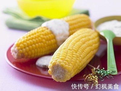 香甜|煮玉米时，别直接下锅！多加“2样”，玉米又香又甜，比买的好吃
