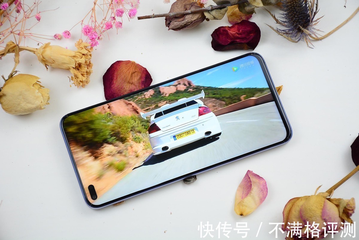 边框|中端机不再吹性能了？国产“全是屏”手机回归，荣耀X20评测