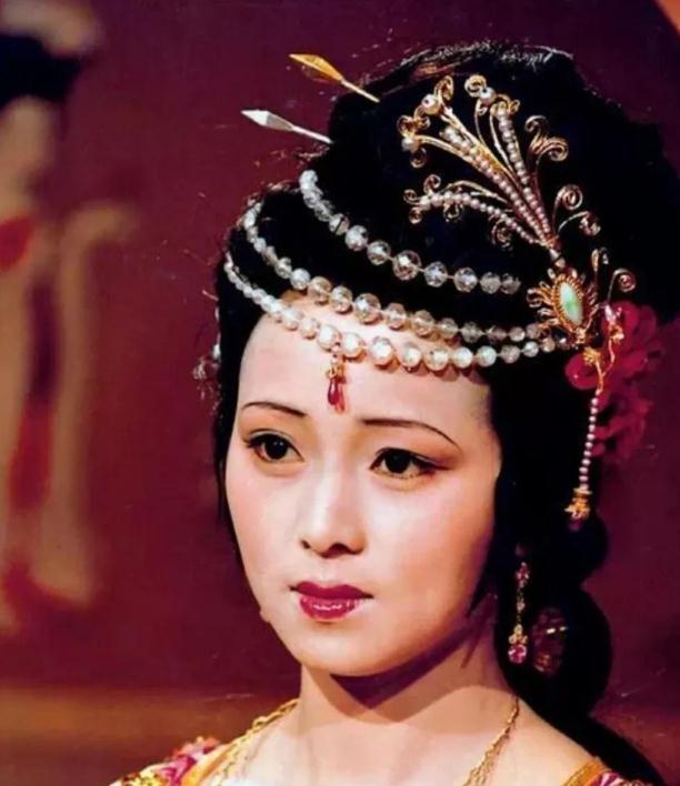 荣国府&王熙凤顺利协理宁国府,是贾珍为了掩盖秦可卿的死因,设的一个局