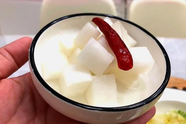  大鱼大肉|泡萝卜简单又快速的做法，酸甜爽口，开胃下饭，大鱼大肉也不怕腻