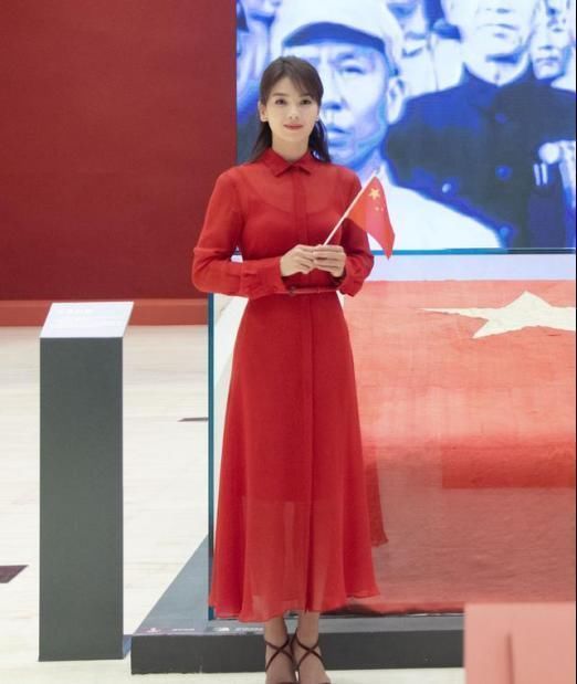 碎花|碎花裙“大势已去”,雪纺裙早春必备,时尚又减龄