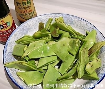 步驟|一道非常不錯的開胃下飯菜：油豆角燜五花肉，嘎嘎香！