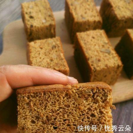 红糖|低糖无油的枣泥核桃蛋糕（碾压五道口枣泥蛋糕）