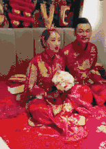 |搞笑趣图:工地搬砖,居然来了一个妹子