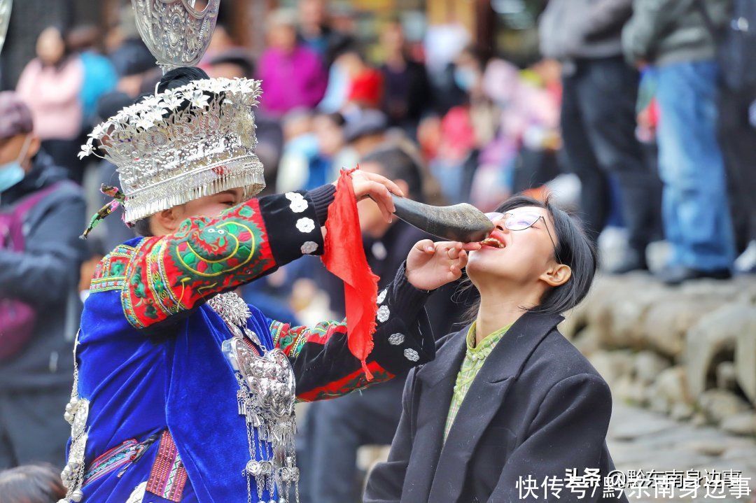 中年|西江千户苗寨景区人气满满，热闹非凡，旅游接待井然有序