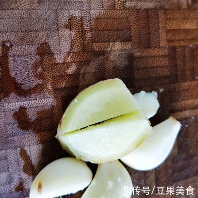大厨|大厨教你这么做红烧素鸡,分分钟就可以学会