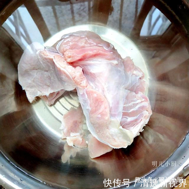 炖牛肉时，有人焯水有人直接炖，都不对，大厨教你最好吃的做法