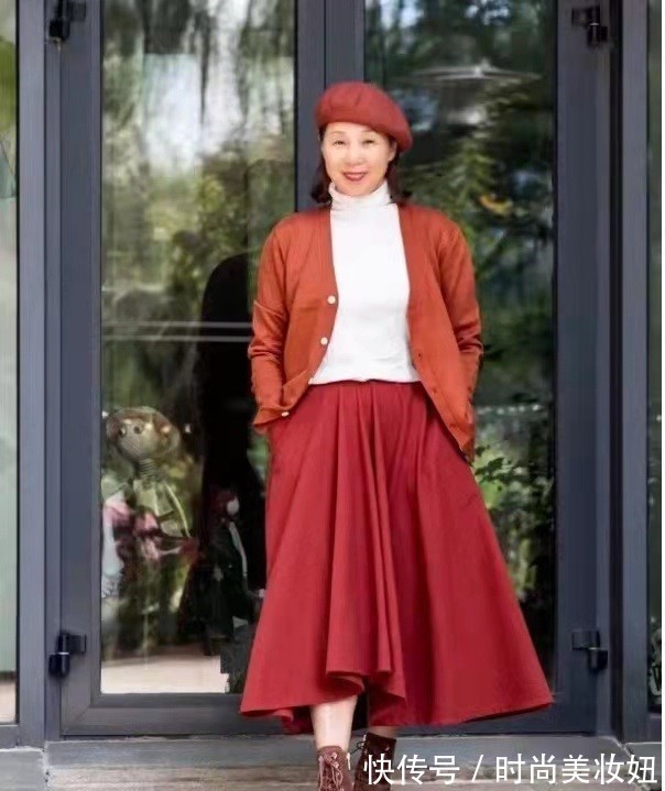 减龄|这位65岁奶奶真会打扮,“高级配色”穿搭好洋气,时髦又减龄
