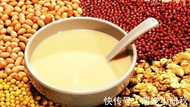 糖尿病患者|糖尿病不能喝豆浆？医生提醒：若想胰岛正常，3种食物不妨忌口