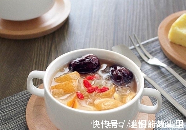 夏天|熬银耳汤,你只知道浸泡和弄碎?不加它,煮几小时银耳出胶都不高