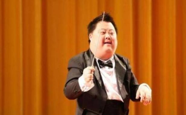 舟舟|他天生“痴呆”却有特殊天赋,被称为“天才指挥家”,后来怎样了