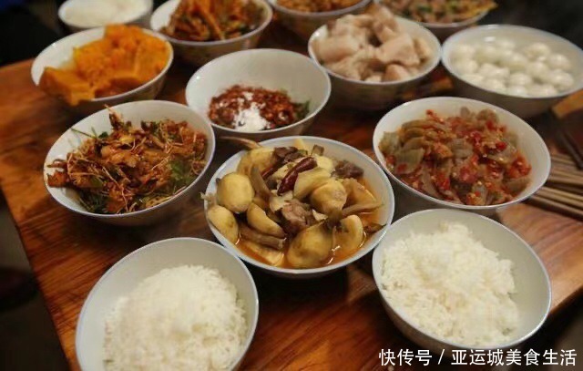 南北方年夜饭差距这么大?南方人表示北方的年夜饭让人难以下咽!