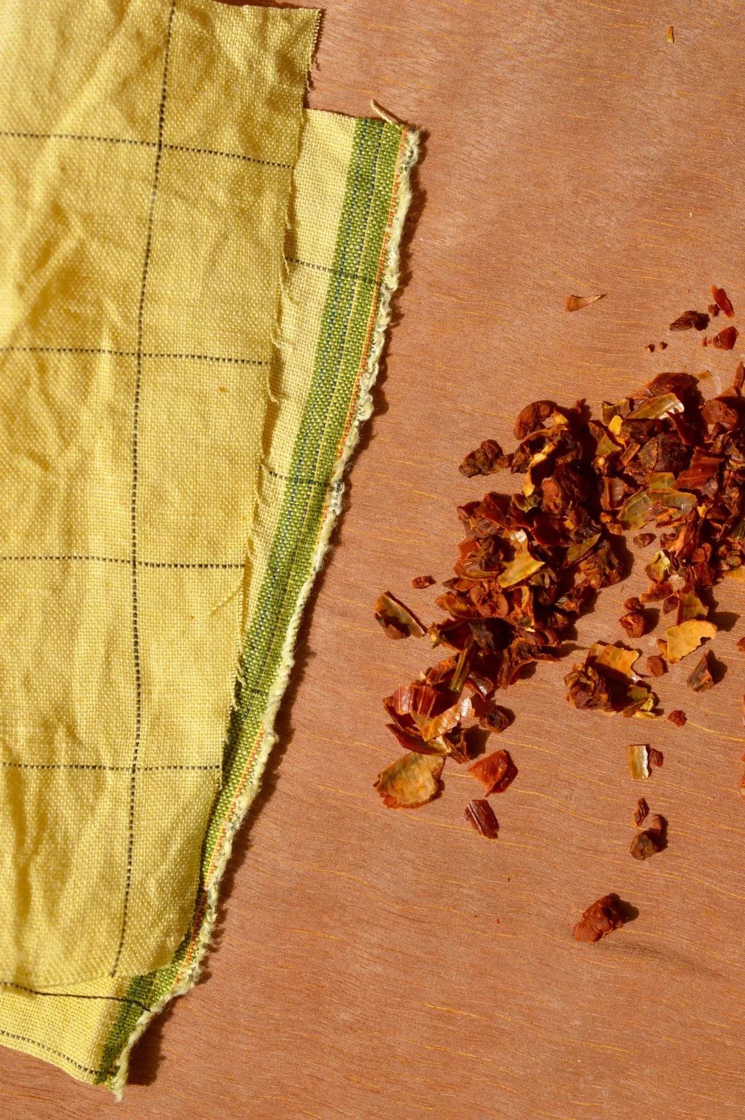 赵匡胤|龙袍之所以是黄的，主要还是因为皇帝太任性