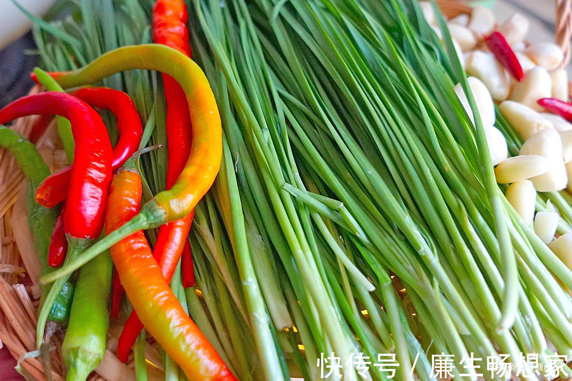 此菜一斤才2块钱,简单腌一腌,够吃大半个月,大鱼大肉都靠边站