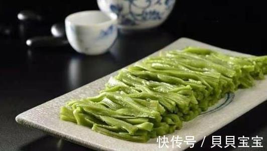 外形长得像莴笋，新鲜的很少有人吃过，晒干后1斤卖40！