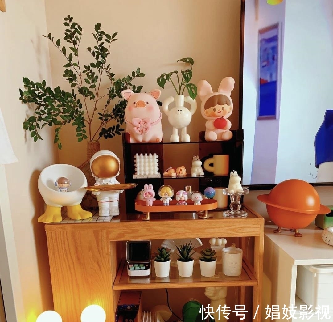 手机充电|90后男孩晒30㎡单身小宅,“宝藏式”装修而走红,圈粉无数