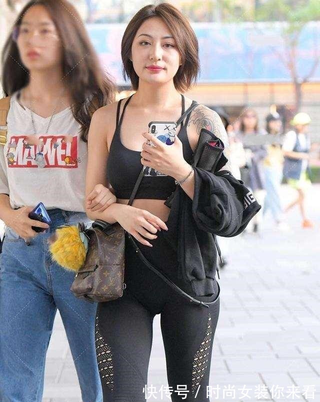 搭配 瑜伽裤活力满满,搭配风格时尚一些,走路带风!