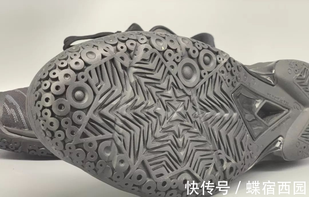 缓震 一双能让大体重球员飞起来的球鞋！Asics Gel Burst实战测评