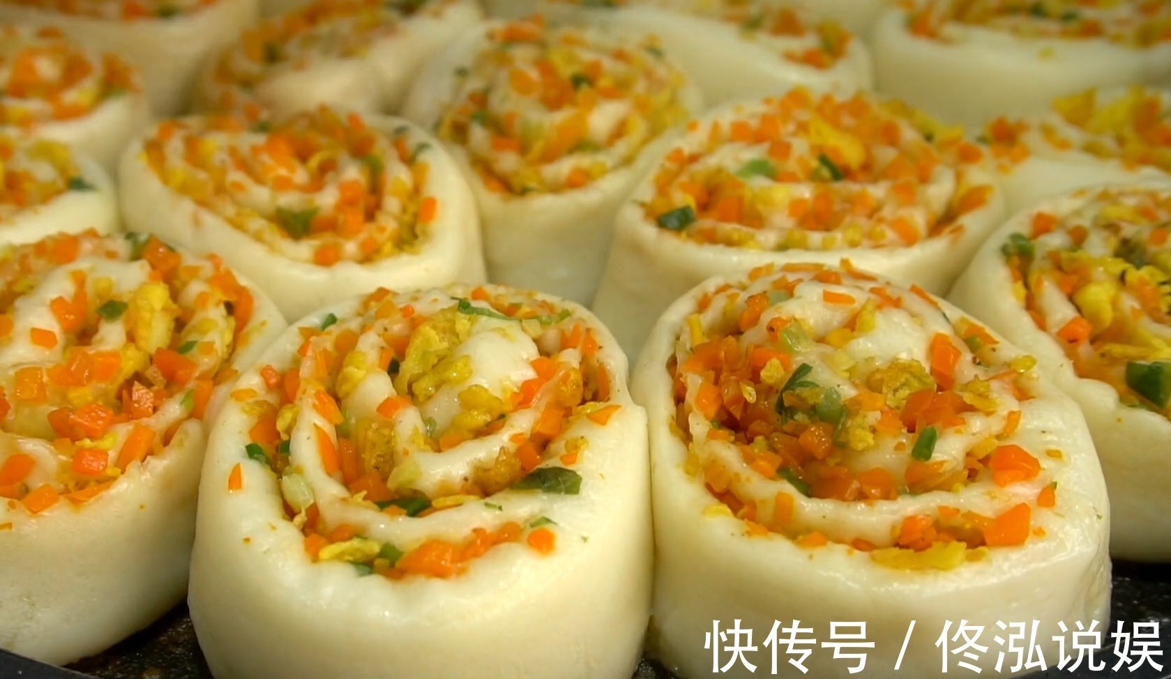 胡萝卜这种吃法真过瘾，卷一卷切一切，层层裹着馅料，比包子还香