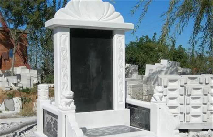 农村墓碑上的“故、显、考、妣”啥意思?可别搞错了,会闹笑话