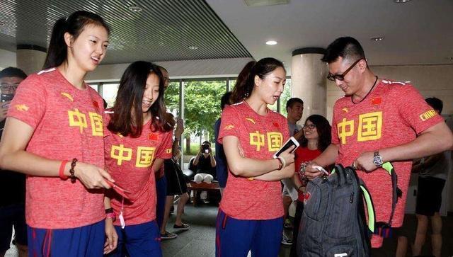 中国女排|中国女排主帅选聘或有黑马杀出,三大优势助袁灵犀脱颖而出