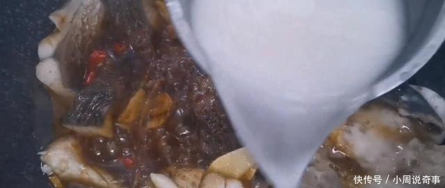 我家草鱼从不红烧,教你懒人做法,不加一滴水,上桌被全吃光!